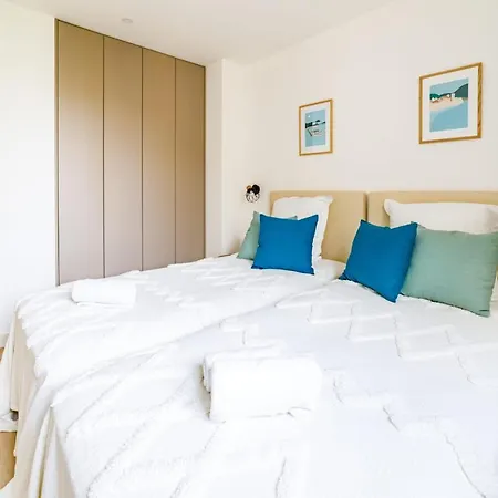 Le Standing Wifi Coeur De Port Apartment Antibes