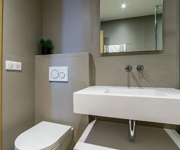 Le Standing Wifi Coeur De Port * Антиб