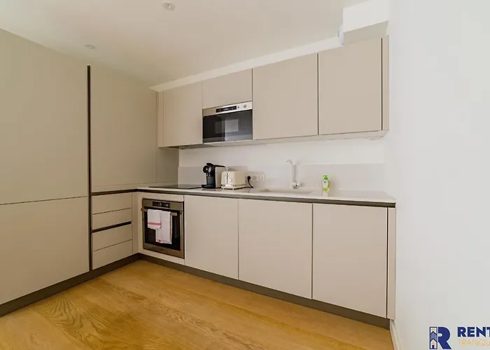 Apartment Le Standing Wifi Coeur De Port Antibes