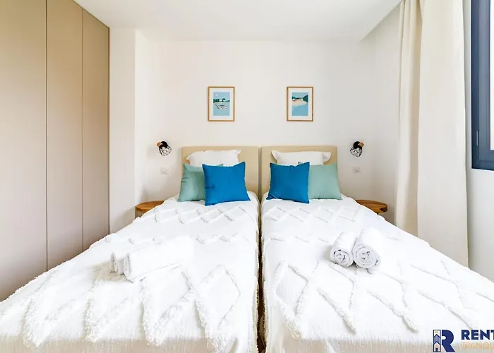 Le Standing Wifi Coeur De Port Apartment Antibes