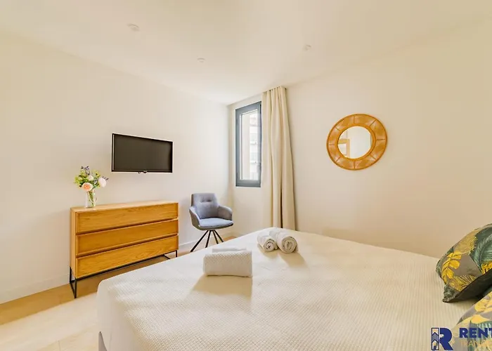 Le Standing Wifi Coeur De Port * Антиб